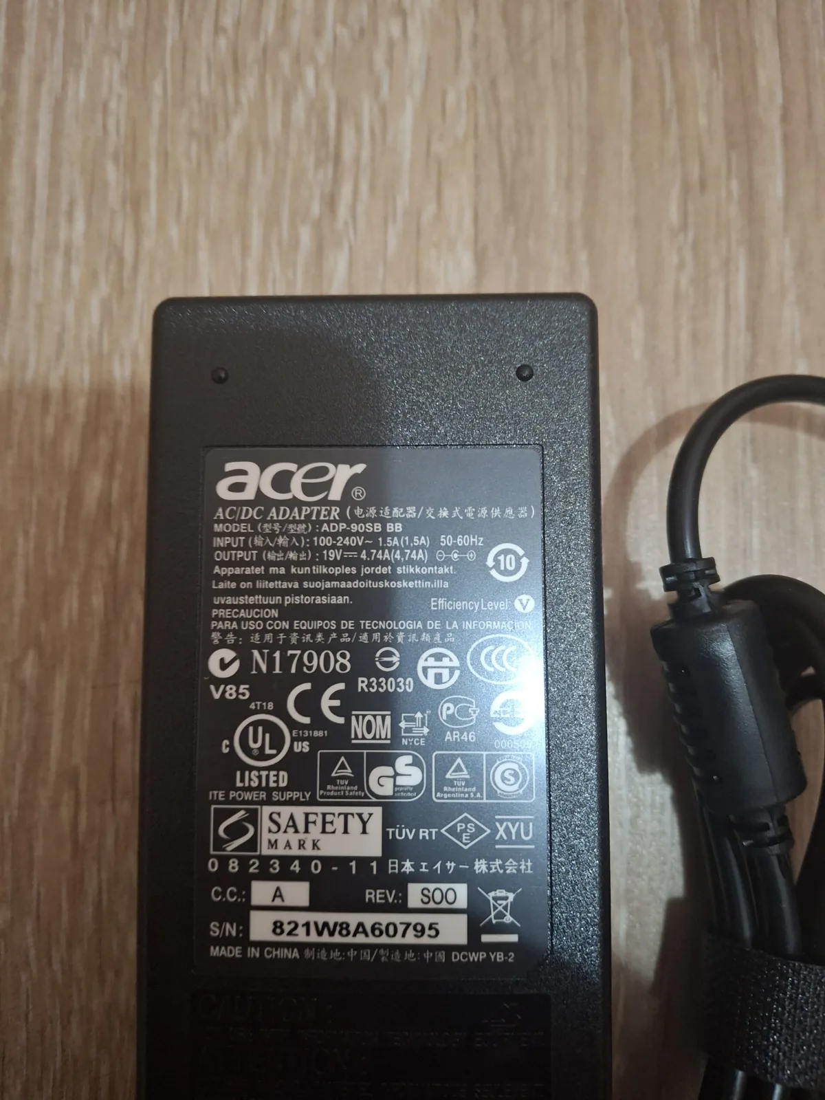 acer 4.74a 90w 3.0x1.0 punjac original novo