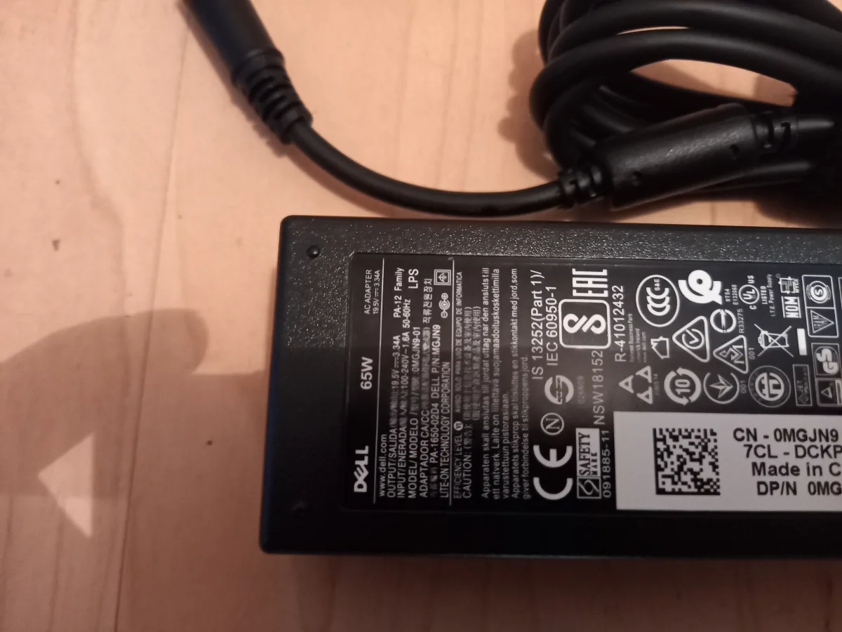 dell punjac 19.5v 3.34a 65w 7.4mm x 5.0mm pin original novo