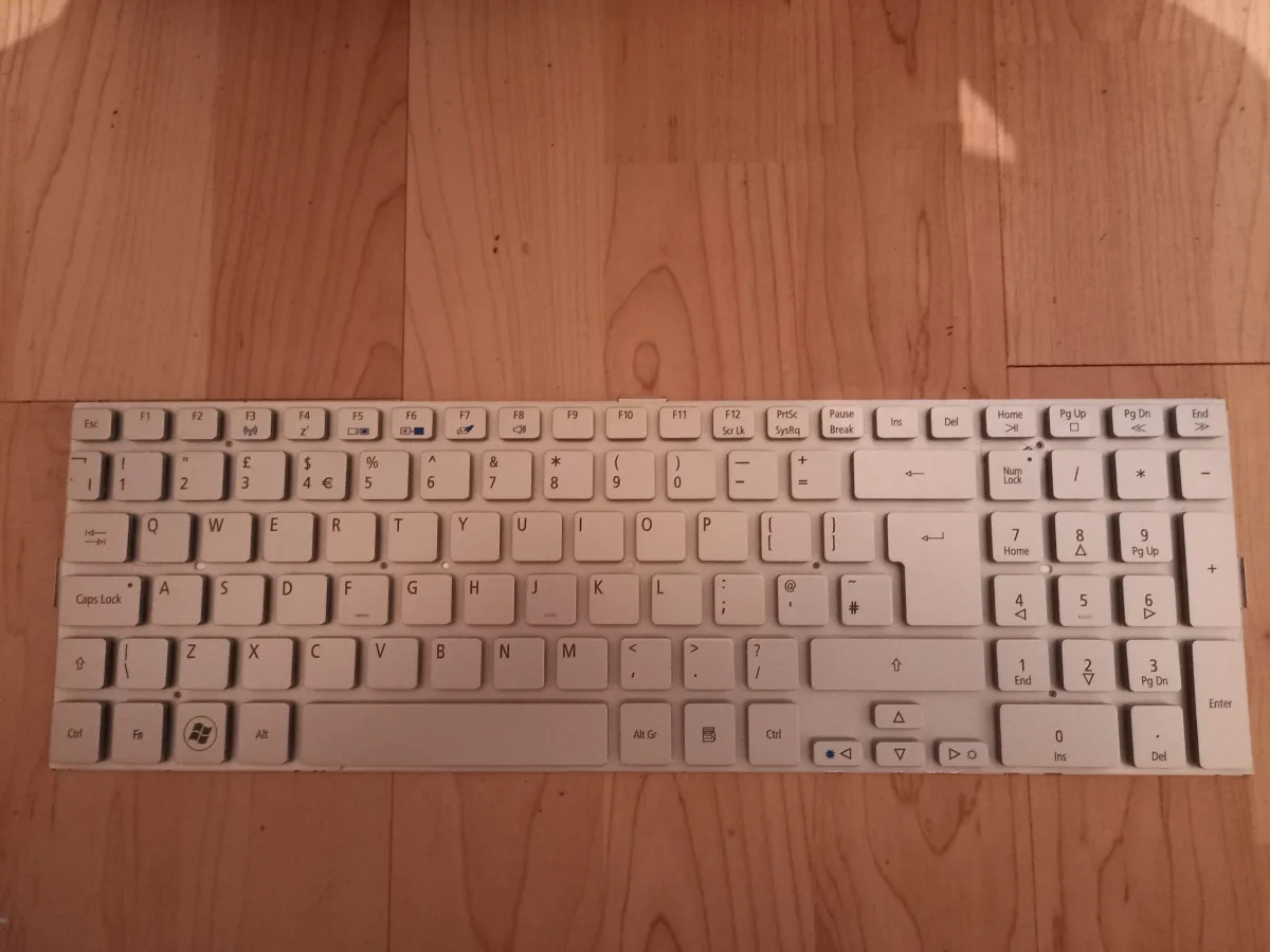 nova tastatura acer 8943 8943G 8950 8950G