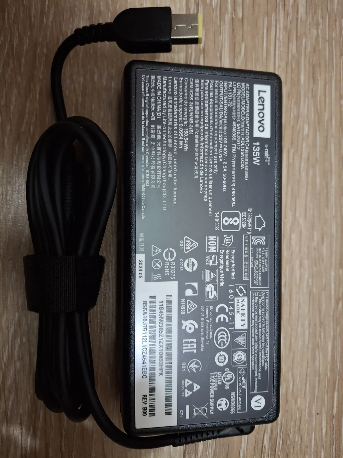 lenovo punjac 135w adl135ndl3a adl135nlc3a original novo