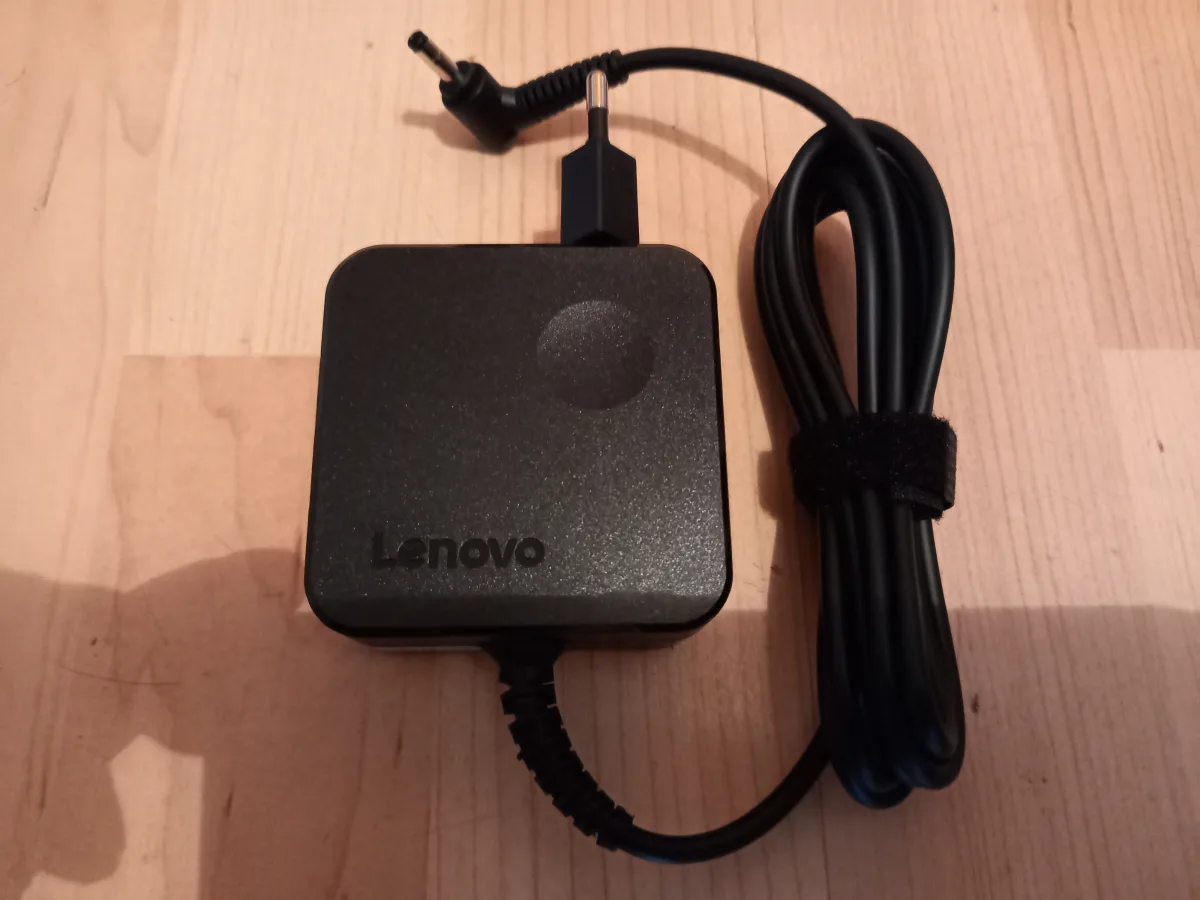 lenovo punjac b50-10 b50-50 e41-10 e41-15 original novo