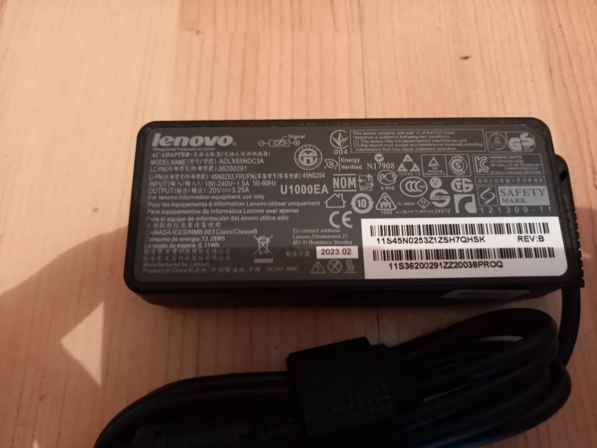 lenovo punjac v110-14 v130-14 v130-15ikb original novo